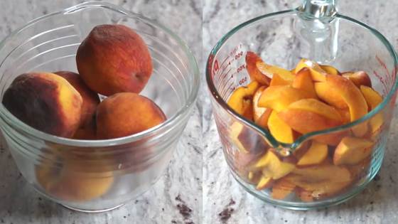fresh sliced peaches
